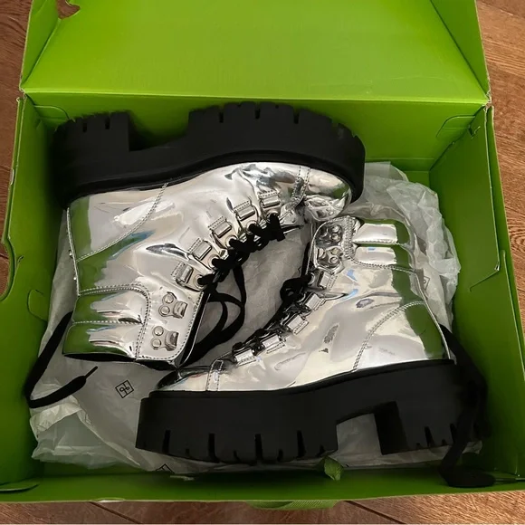 Metallic boots - Picture 5 of 11